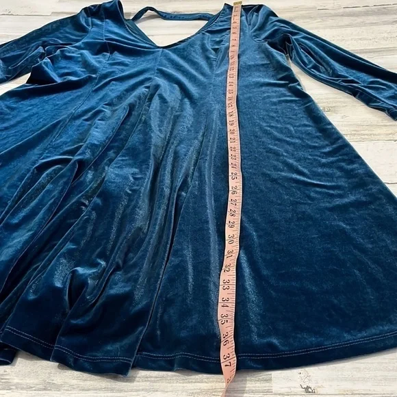 Torrid Velvet Fluted Dress Size 2 - Picture 7 of 10